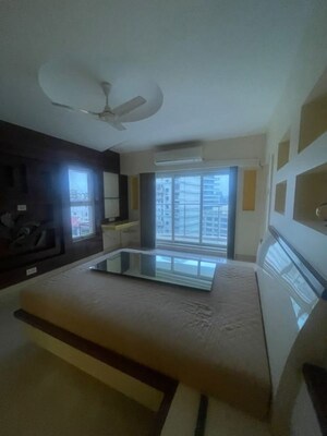 Bedroom in 4 BHK Apartment at Khar West – for Rent