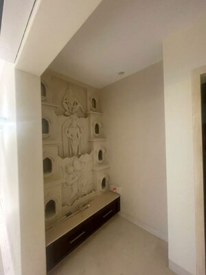  4 BHK Apartment at Khar West – for Rent