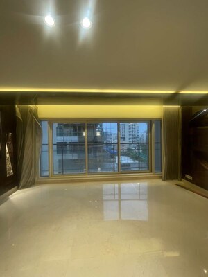 Living Room in 4 BHK Apartment at Khar West – for Rent