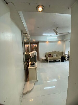 Room in 2 BHK Apartment at Byculla – for Sale