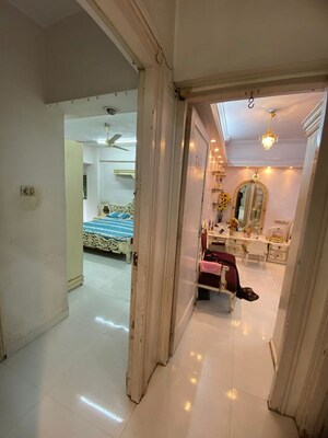 Room in 2 BHK Apartment at Byculla – for Sale