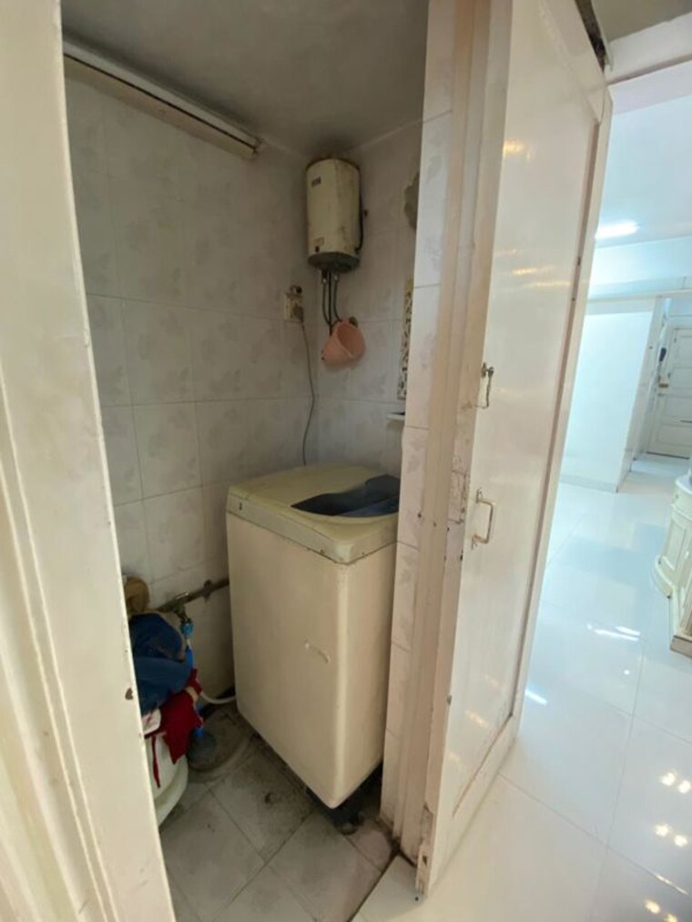 Bathroom, byculla 2 Bedroom 880 Sq.Ft. Apartment In Byculla Mumbai 10582998