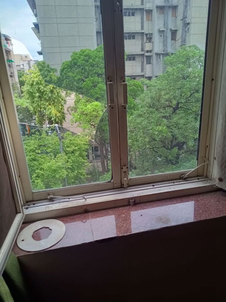 Balcony, ip extension 2 Bedroom 1000 Sq.Ft. Apartment In Ip Extension Delhi 10583014