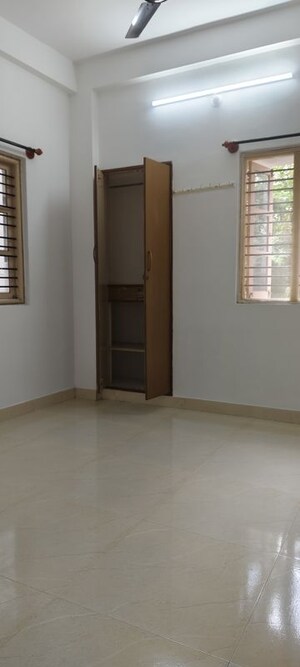Room in 1 BHK Builder Floor at Jeevan Bima Nagar – for Rent