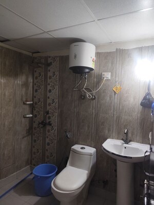 Bathroom in 2.5 BHK Apartment at Gardenia Gateway, Sector 75 – for Rent