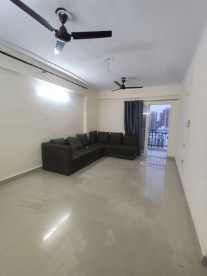 Room in 2.5 BHK Apartment at Gardenia Gateway, Sector 75 – for Rent