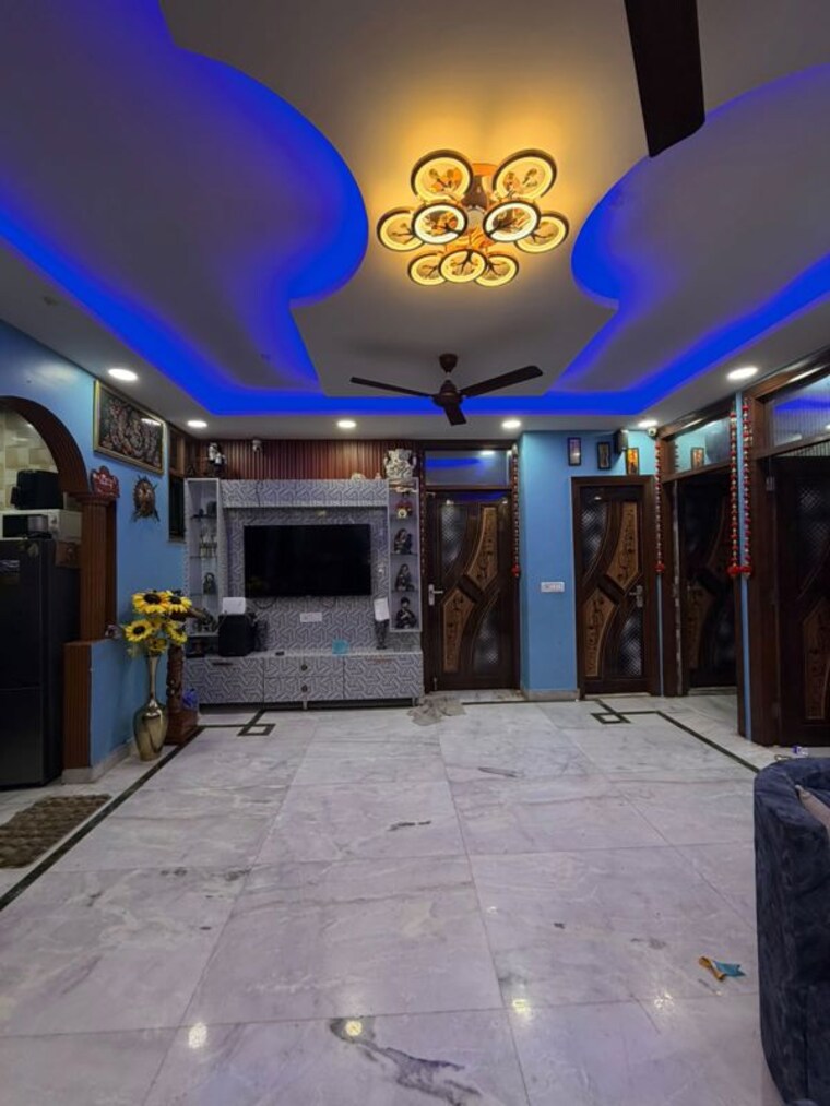  Parking, panchsheel vihar 3 Bedroom 105 Sq.Yd. Builder Floor In Panchsheel Vihar Delhi 10583059