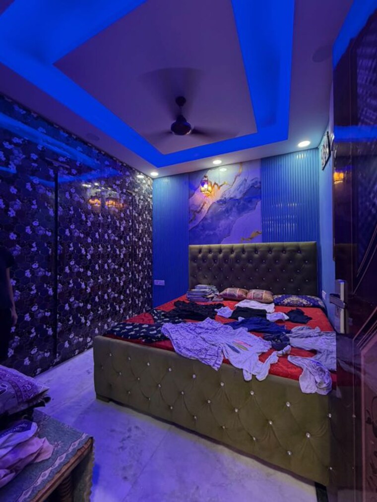 Bedroom, panchsheel vihar 3 Bedroom 105 Sq.Yd. Builder Floor In Panchsheel Vihar Delhi 10583059