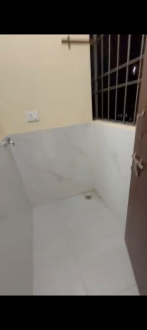 Room in 1 BHK Independent House at Munnekollal – for Rent