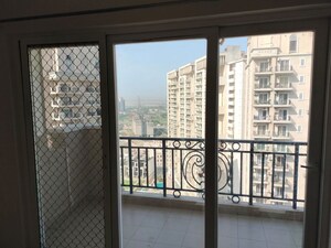 Room in 3 BHK Apartment at ACE Golf Shire, Sector 150 – for Sale