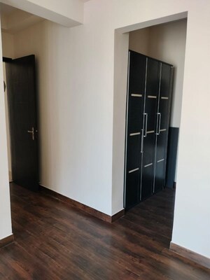 Room in 3 BHK Apartment at ACE Golf Shire, Sector 150 – for Sale