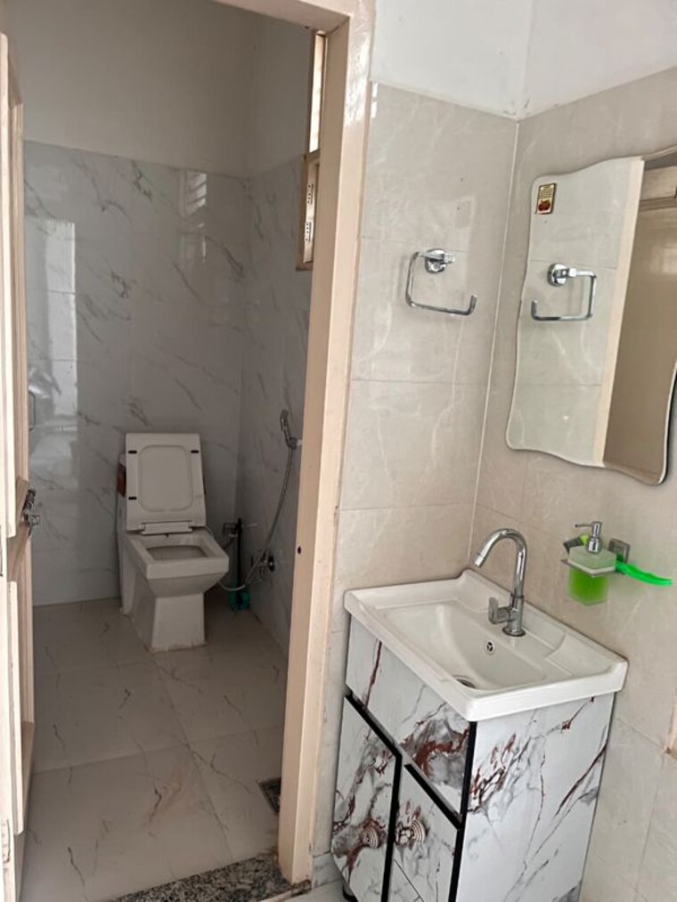 Bathroom, lavasa-avenue 2 Bedroom 1680 Sq.Ft. Apartment In Lohgarh Zirakpur 10583122