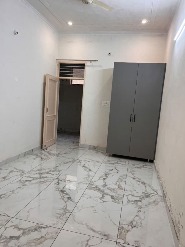 Room, lavasa-avenue 2 Bedroom 1680 Sq.Ft. Apartment In Lohgarh Zirakpur 10583122