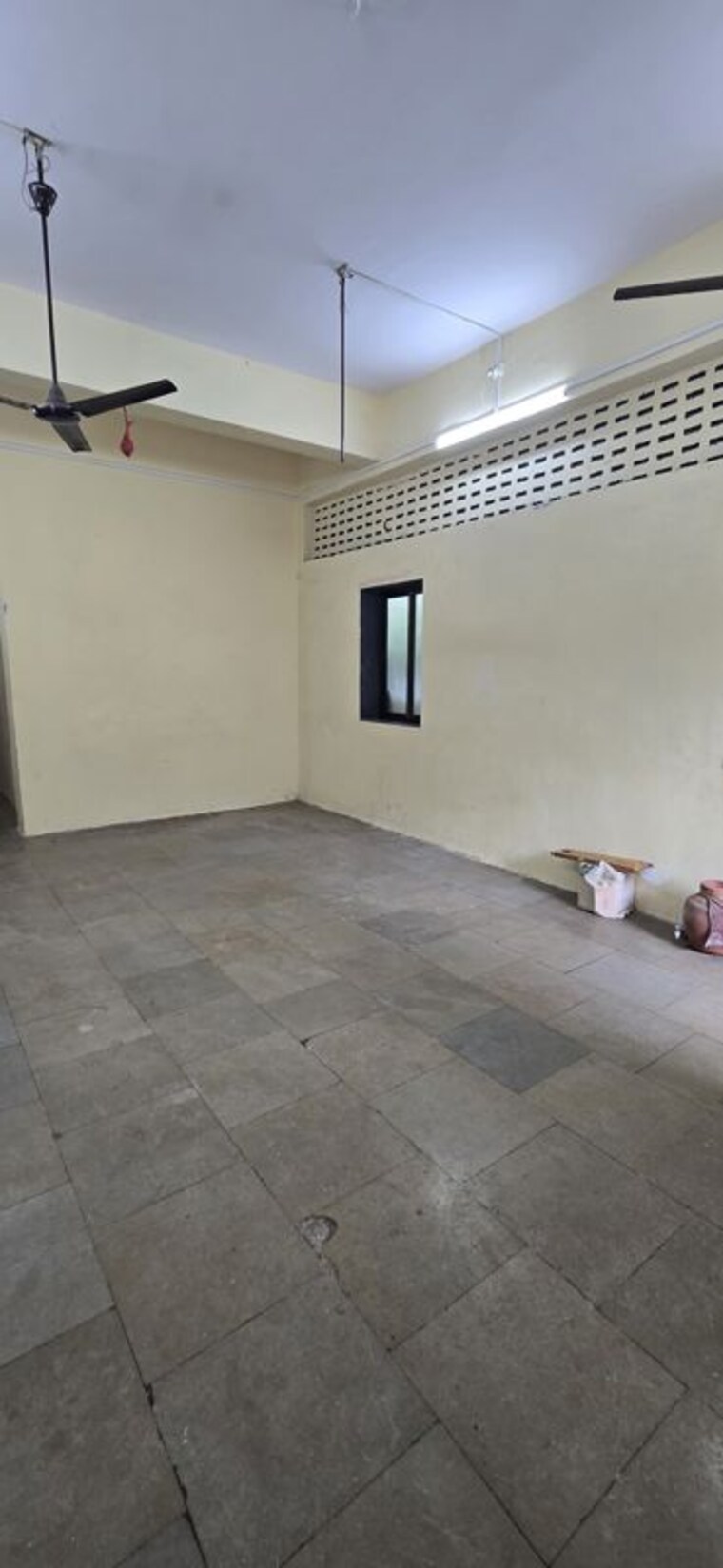 Room, bhandup west Commercial Office Space 550 Sq.Ft. In Bhandup West Mumbai 10583128