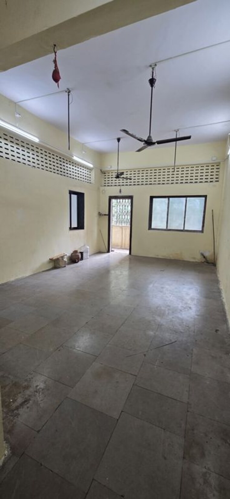 Room, bhandup west Commercial Office Space 550 Sq.Ft. In Bhandup West Mumbai 10583128
