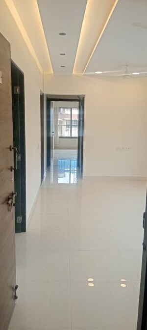 Room in 3 BHK Apartment at Khar West – for Rent