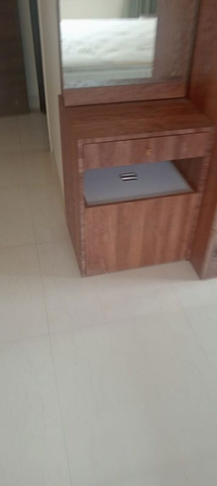 Room, khar west 3 Bedroom 900 Sq.Ft. Apartment In Khar West Mumbai 10582742