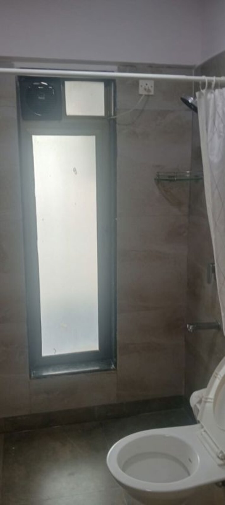 Bathroom, khar west 3 Bedroom 900 Sq.Ft. Apartment In Khar West Mumbai 10582742