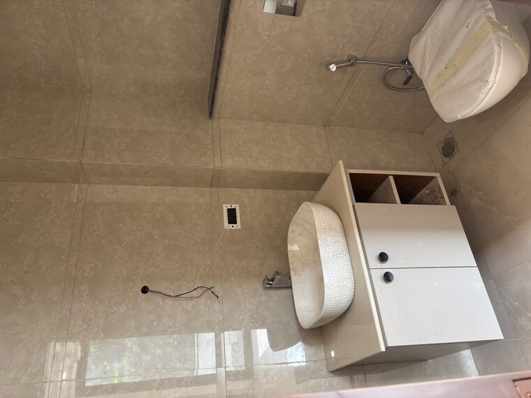 Bathroom, sushant lok ii 3 Bedroom 180 Sq.Yd. Builder Floor In Sushant Lok ii Gurgaon 10583145