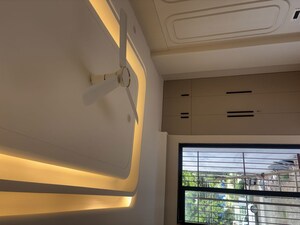 Furnished Amenities in 3 BHK Builder Floor at Sushant Lok ii – for Sale