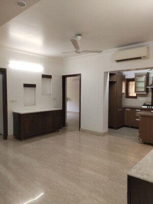 Room in 3 BHK Builder Floor at Sarita Vihar – for Rent