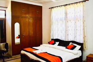 Bedroom in 2 BHK Apartment at Arun Vihar Sector 37, Sector 37 – for Rent