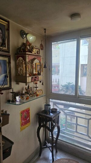 Living Room in 2 BHK Apartment at Arun Vihar Sector 37, Sector 37 – for Rent