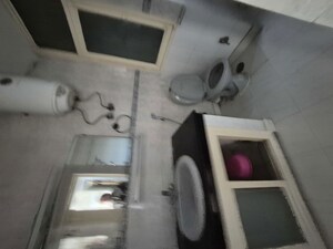 Attached Bathroom in 3.5 BHK Apartment at Mayur Vihar – for Sale