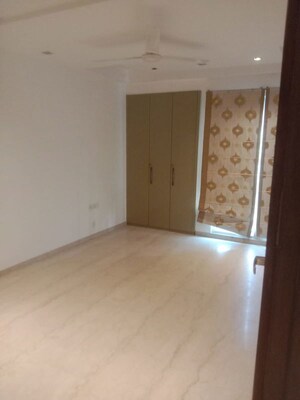 Room in 4 BHK Builder Floor at Greater Kailash ii – for Rent