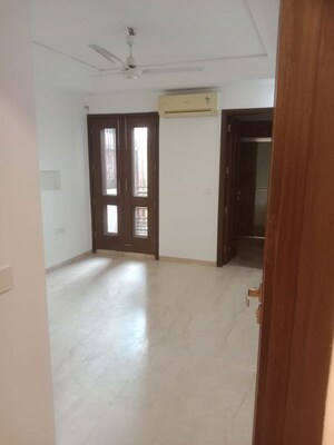 Room in 4 BHK Builder Floor at Greater Kailash ii – for Rent