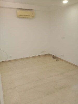 Room in 4 BHK Builder Floor at Greater Kailash ii – for Rent