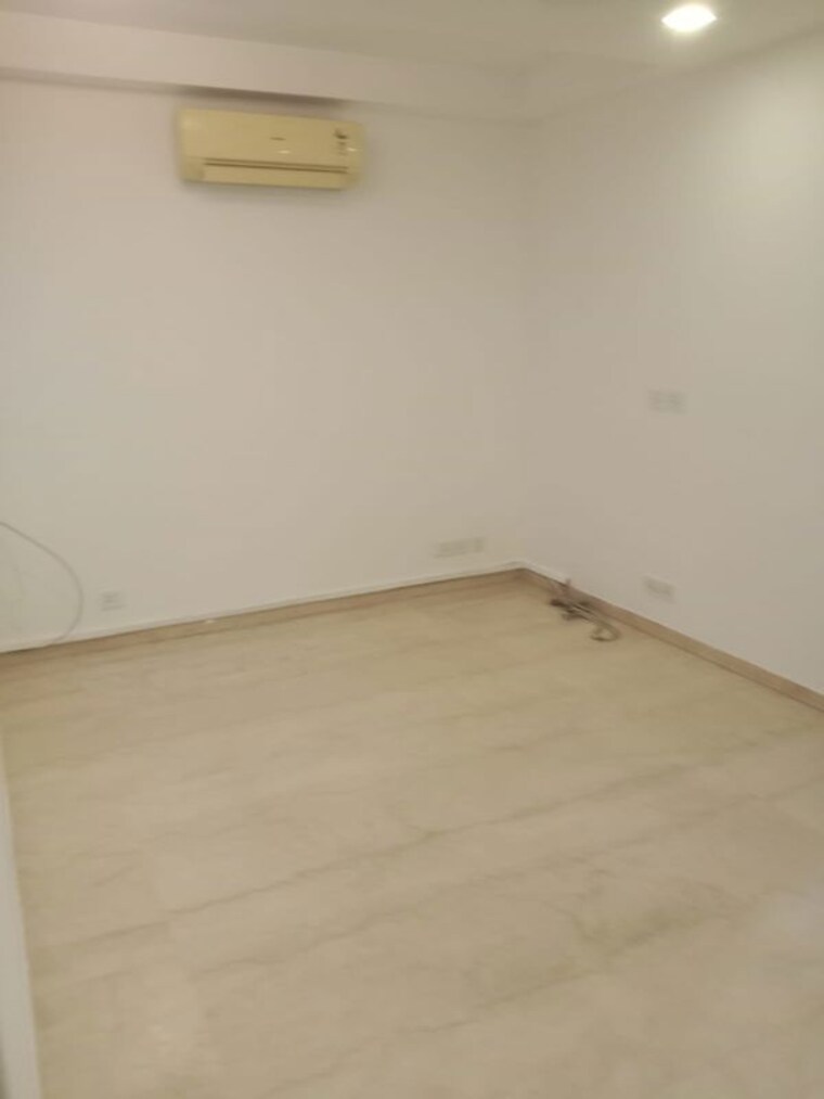 Room, greater kailash ii 4 Bedroom 2500 Sq.Ft. Builder Floor In Greater Kailash ii Delhi 10583184