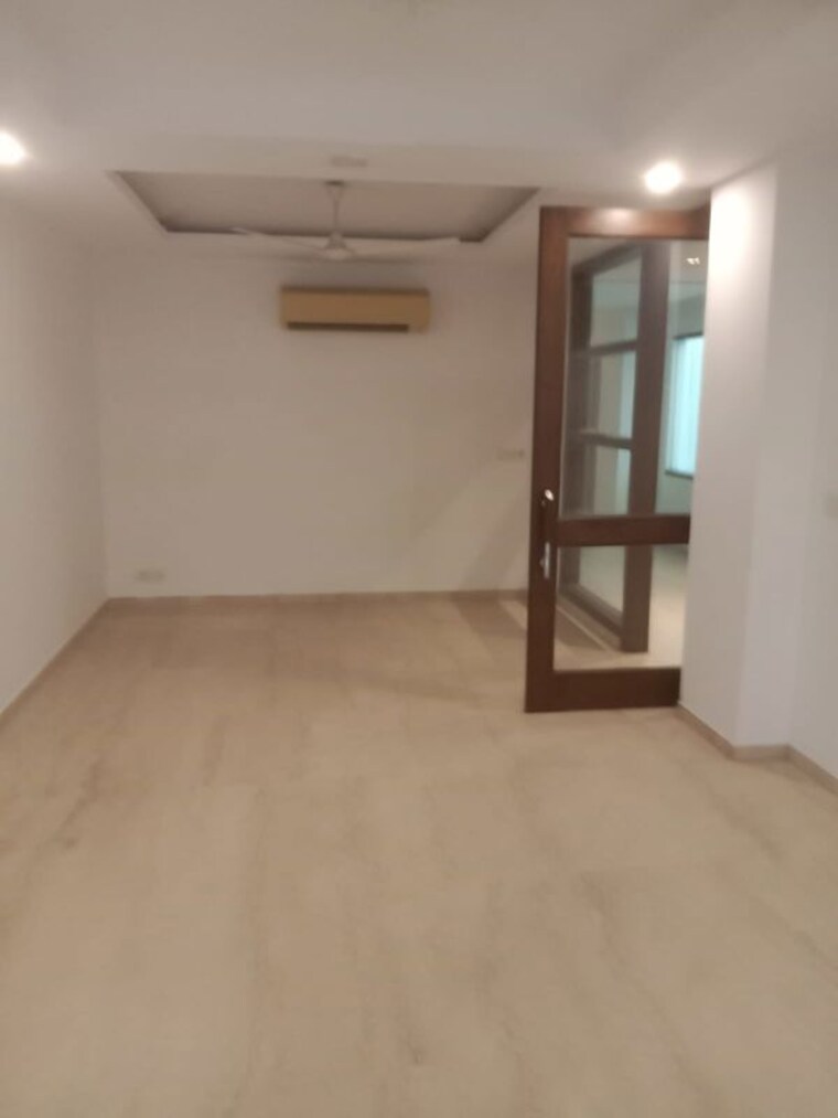 Room, greater kailash ii 4 Bedroom 2500 Sq.Ft. Builder Floor In Greater Kailash ii Delhi 10583184