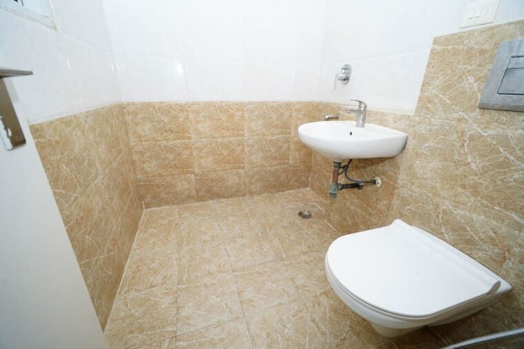 Bathroom, sam-palm-olympia 2.5 Bedroom 1164 Sq.Ft. Apartment In Sector 16c Greater Noida Greater Noida 10580988