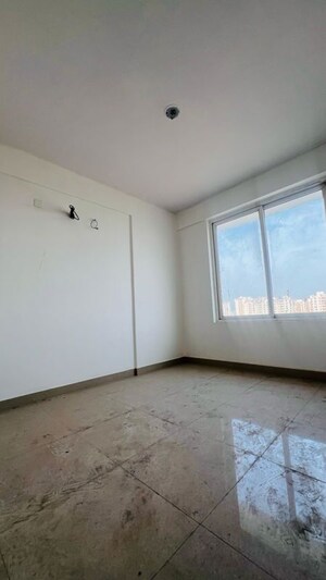 Room in 3.5 BHK Apartment at KLJ Greens, Sector 77 – for Sale