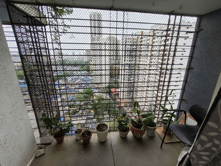  Parking, maple-heights-mumbai 2.5 Bedroom 600 Sq.Ft. Apartment In Malad East Mumbai 10583187