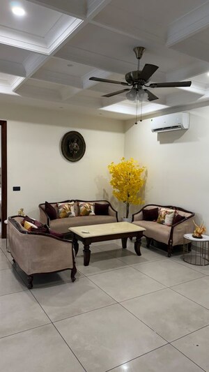 3 BHK Builder Floor For Rent in Sector 15