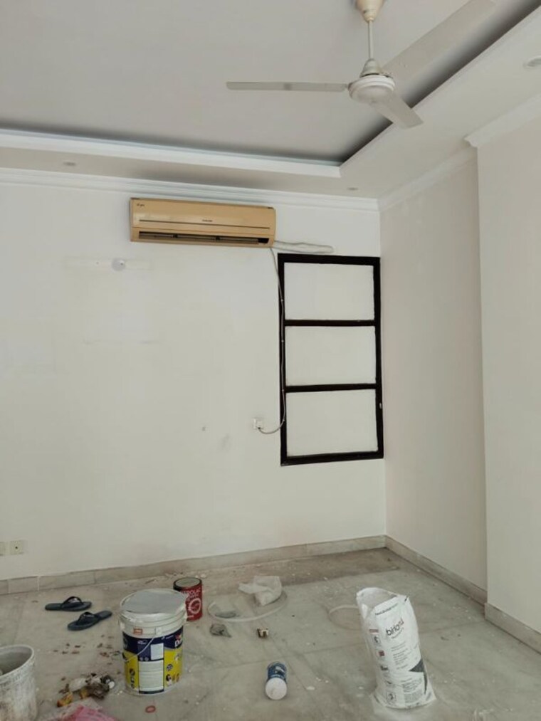 Room, safdarjung development area 4 Bedroom 3000 Sq.Ft. Builder Floor In Safdarjung Development Area Delhi 10583202
