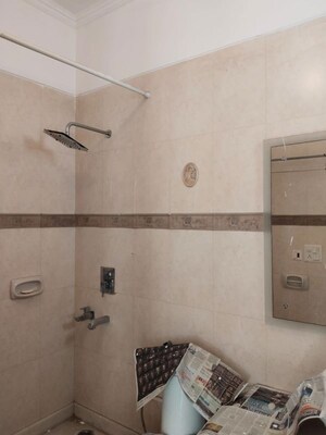  4 BHK Builder Floor at Safdarjung Development Area – for Rent