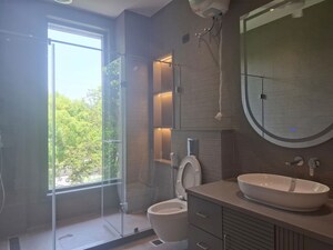 Staircase in 4 BHK Apartment at Safdarjung Enclave – for Rent