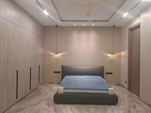 Room in 4 BHK Apartment at Safdarjung Enclave – for Rent