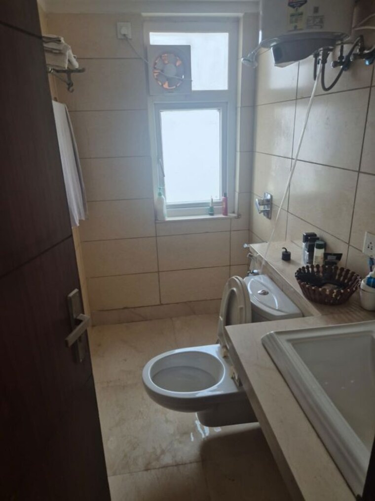 Bathroom, godrej-meridien 4 Bedroom 2720 Sq.Ft. Apartment In Sector 106 Gurgaon 10583203