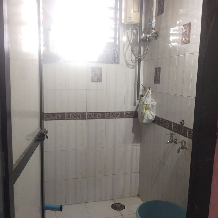 Bathroom, kamothe sector 8 1 Bedroom 560 Sq.Ft. Apartment In Kamothe Sector 8 Navi Mumbai 10583212
