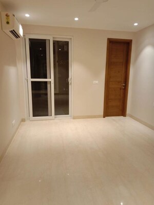 Room in 4 BHK Builder Floor at Malviya Nagar – for Rent