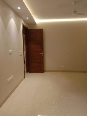 Room in 4 BHK Builder Floor at Malviya Nagar – for Rent