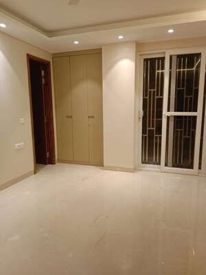 Room in 4 BHK Builder Floor at Malviya Nagar – for Rent