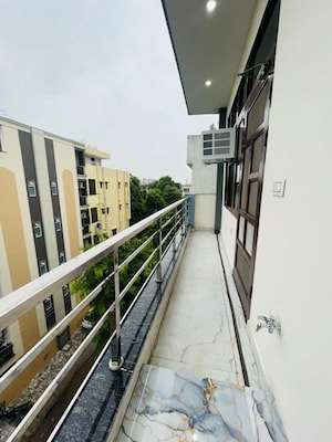 Balcony in 1 BHK Builder Floor at Sector 31 – for Rent