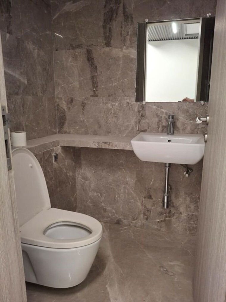 Bathroom, rustomjee-paramount 2 Bedroom 888 Sq.Ft. Apartment In Khar West Mumbai 10583234