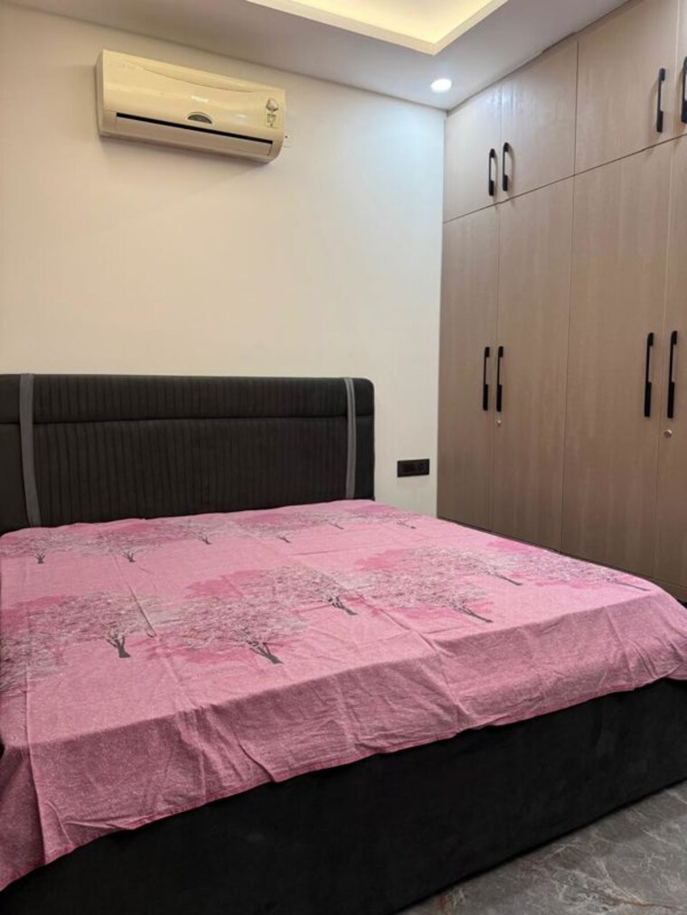 Bedroom, south city 1 3 Bedroom 2000 Sq.Ft. Builder Floor In South City 1 Gurgaon 10583236