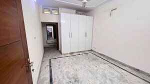 Room in 3 BHK Builder Floor at Hauz Khas – for Rent